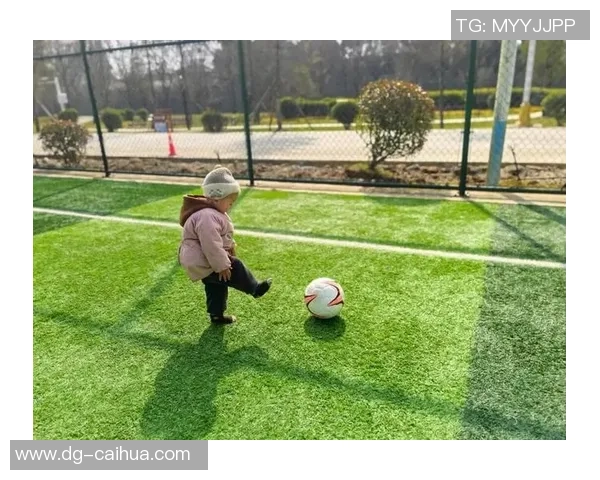 水下踢足球的奇妙体验探索与技巧分享让你在水中尽情享受足球的乐趣